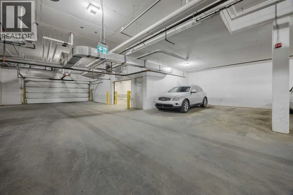 102, 200 Shawnee Square SW