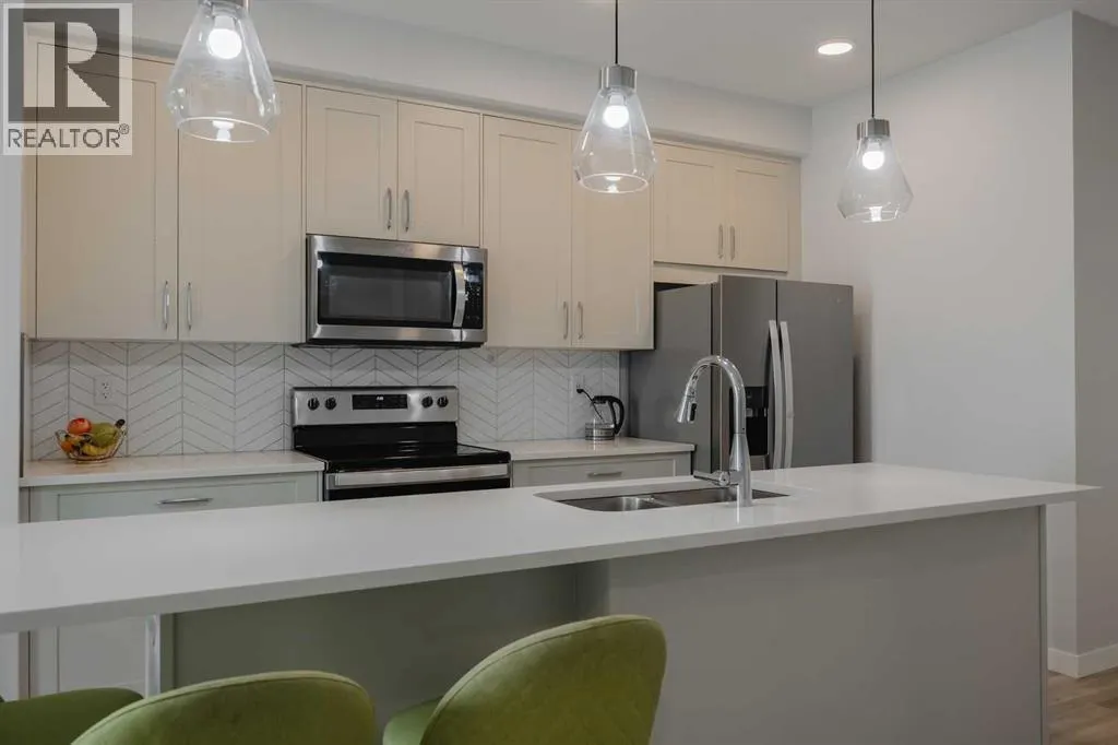 102, 200 Shawnee Square SW