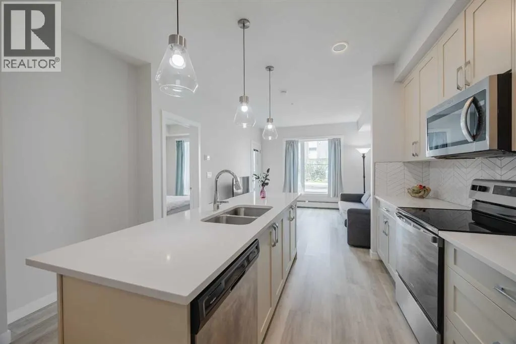 102, 200 Shawnee Square SW