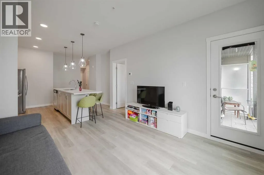 102, 200 Shawnee Square SW