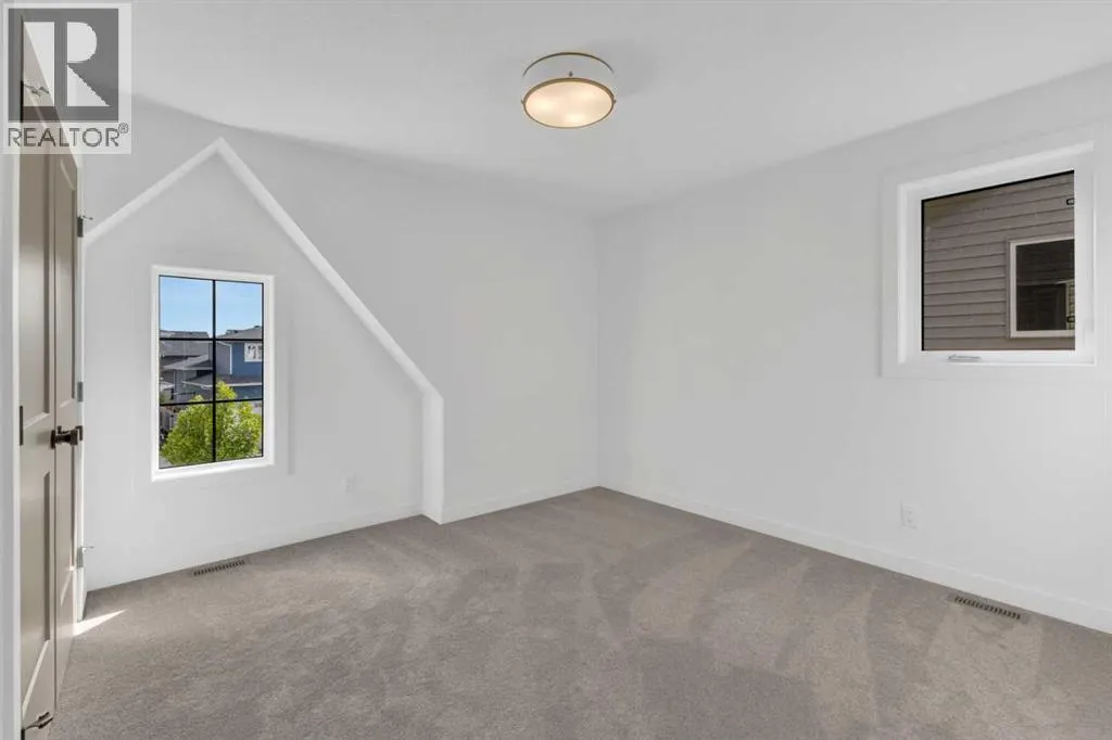 20 Eaton Crescent