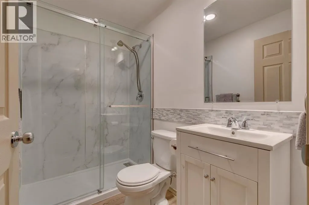 210 Elgin View SE
