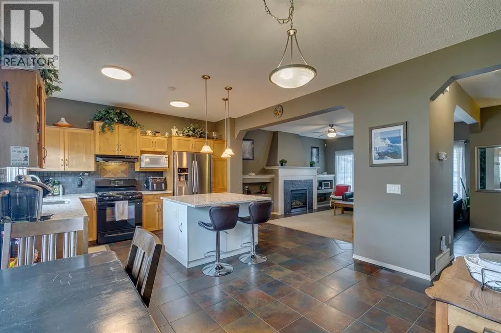 210 Elgin View SE