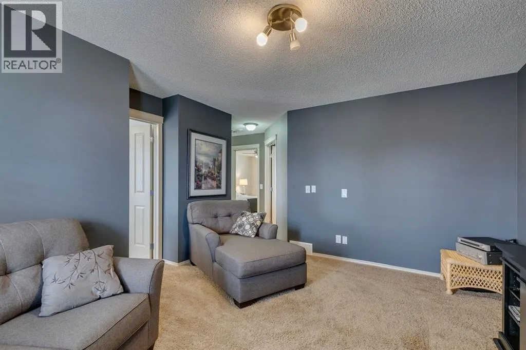 210 Elgin View SE