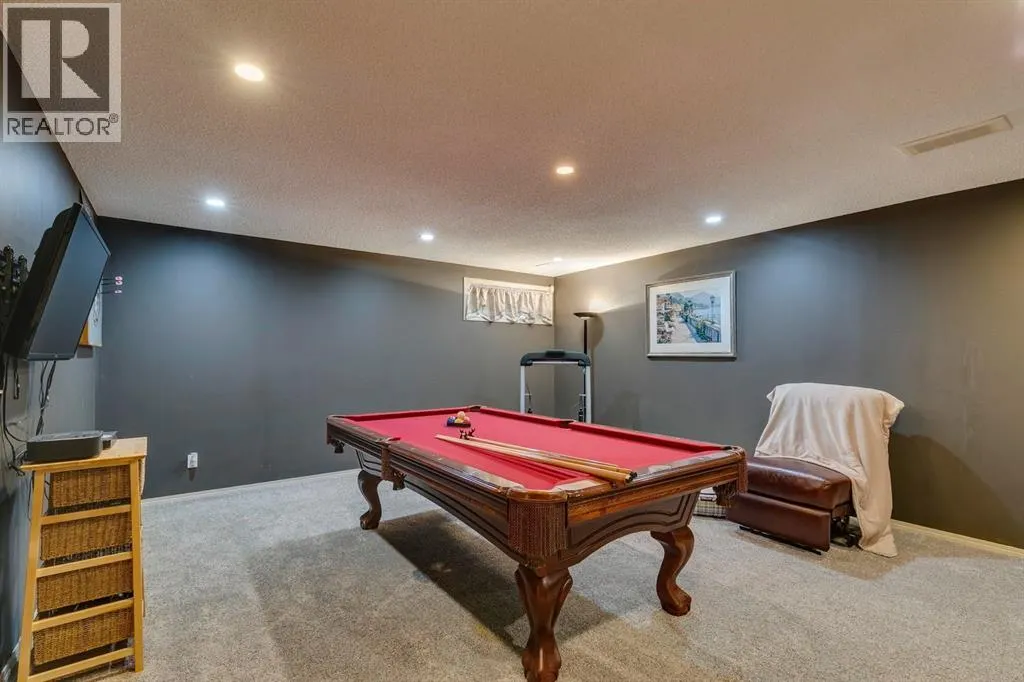 210 Elgin View SE