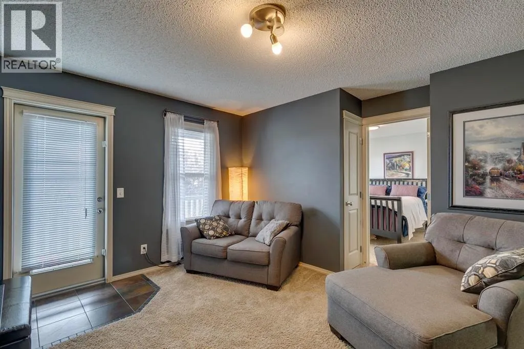 210 Elgin View SE