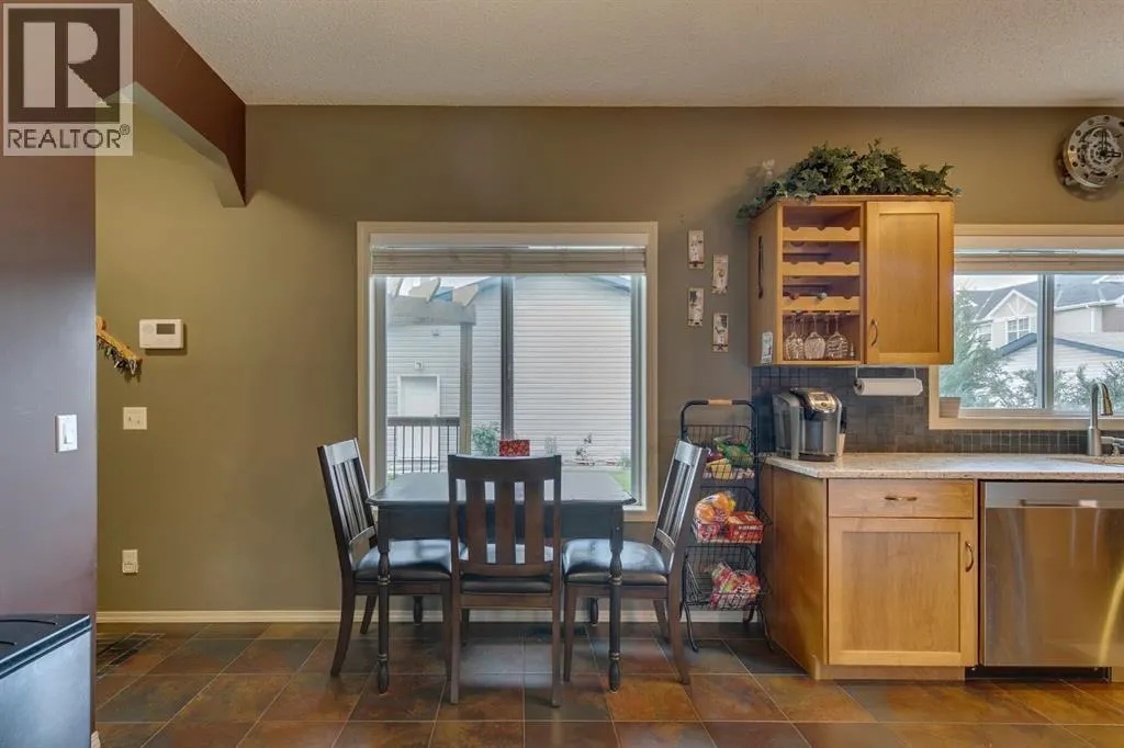 210 Elgin View SE