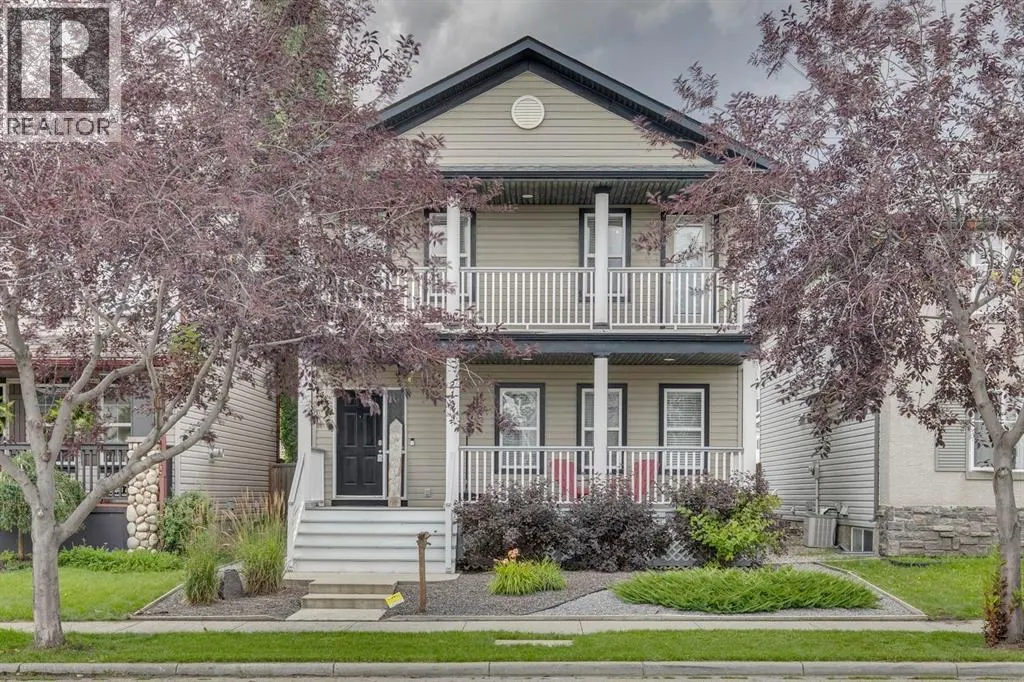 210 Elgin View SE