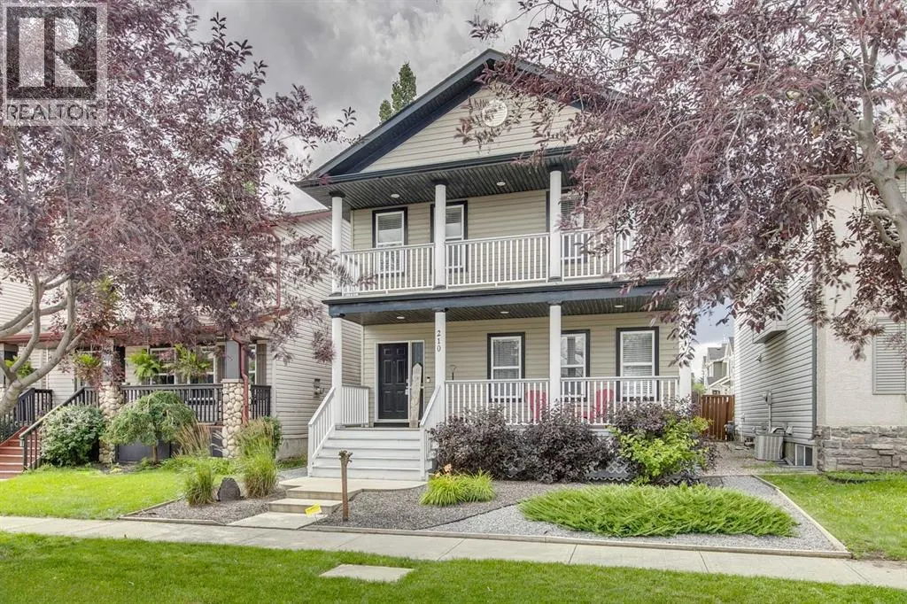 210 Elgin View SE