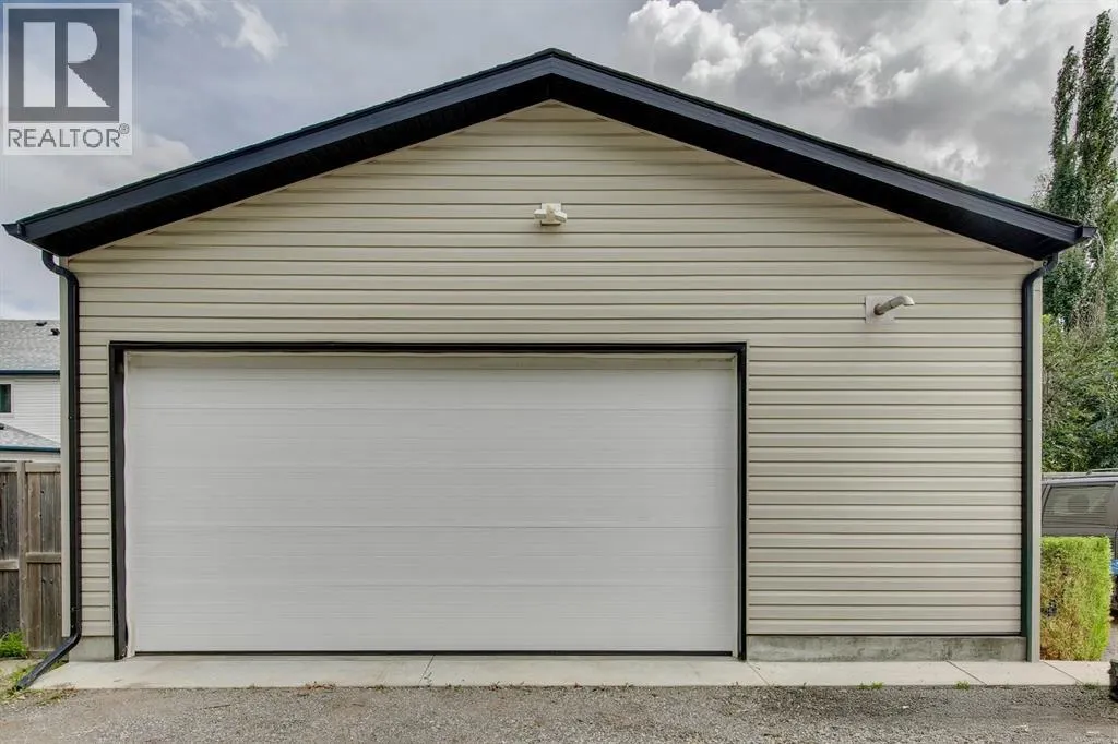 210 Elgin View SE