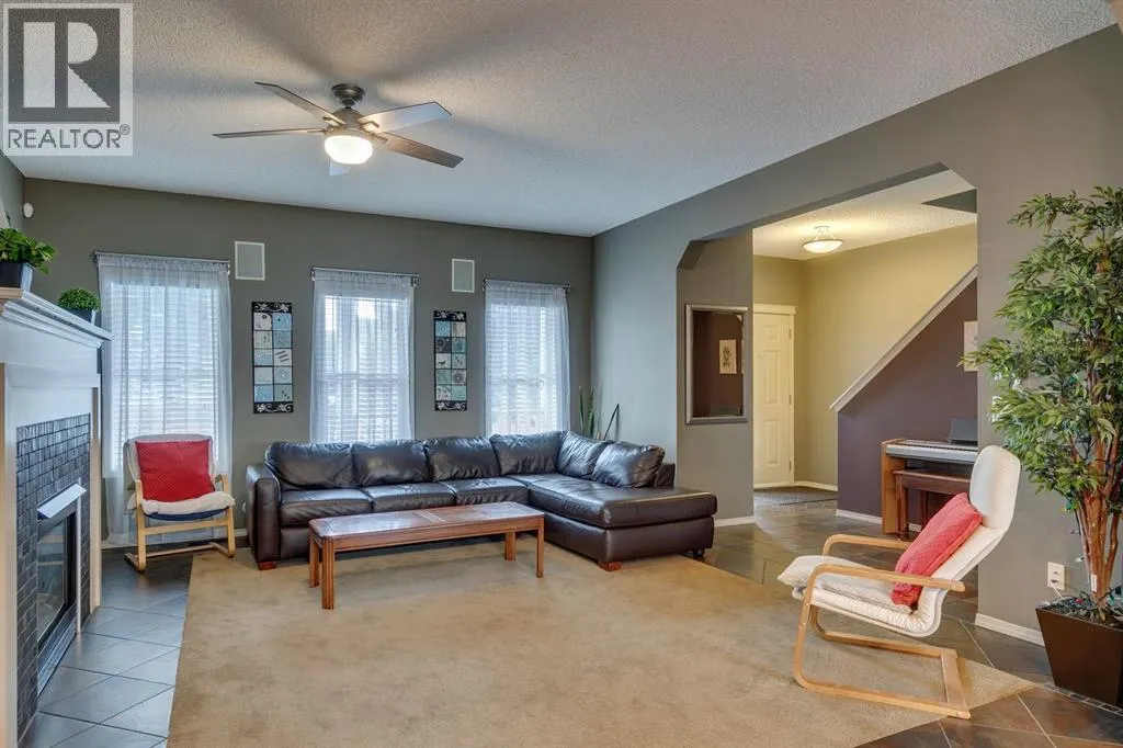 210 Elgin View SE