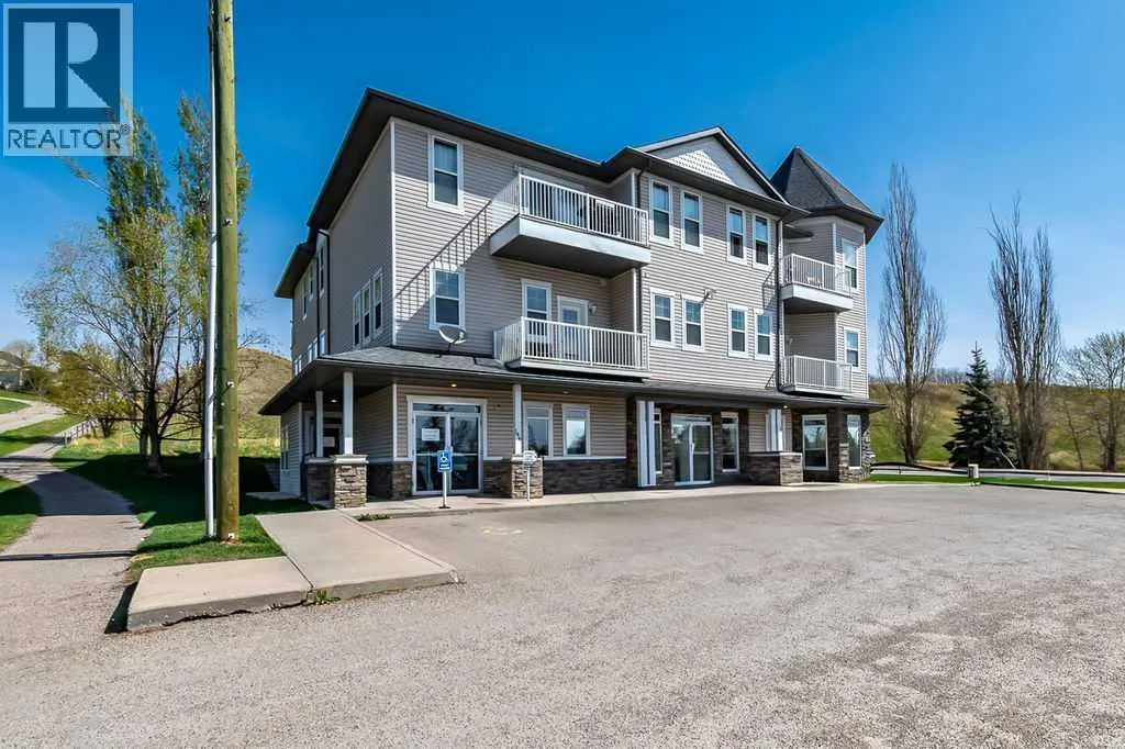 205, 144 Crescent Road