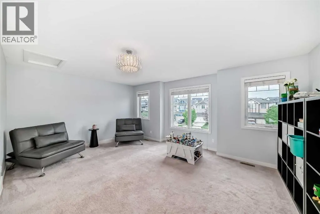 165 Hillcrest Drive SW