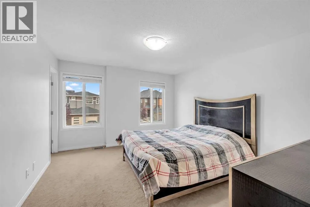 35 Savanna Parade NE