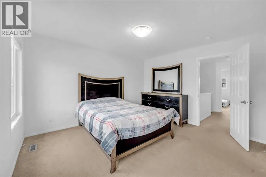 35 Savanna Parade NE