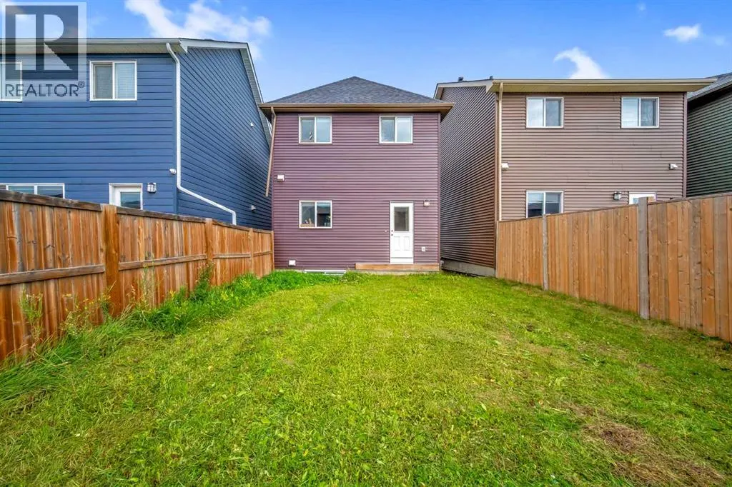 35 Savanna Parade NE