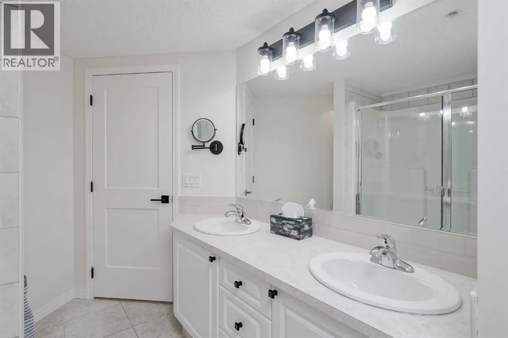 201, 40 Parkridge View SE