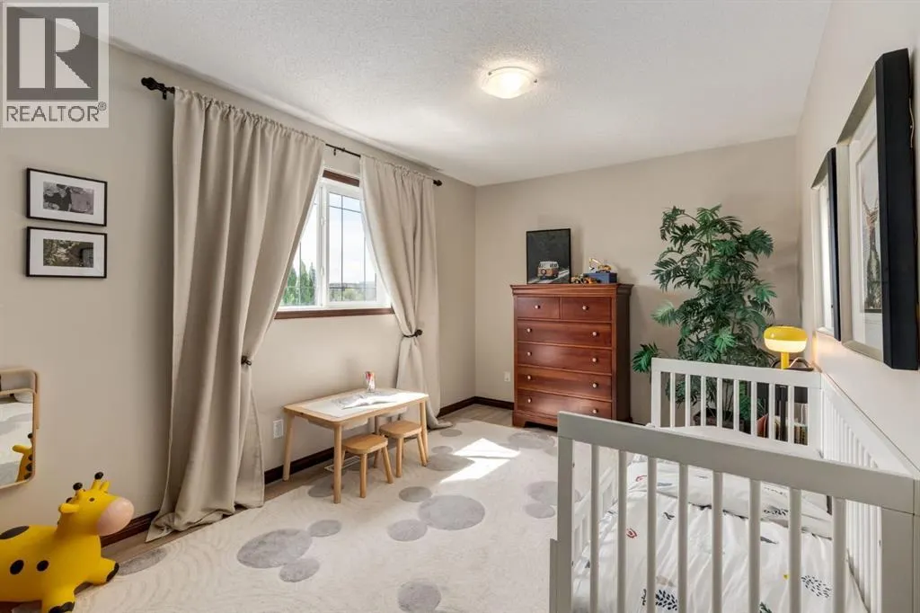 99 Aspen Stone Crescent SW