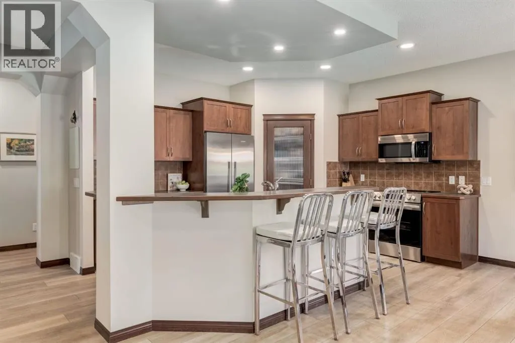 99 Aspen Stone Crescent SW
