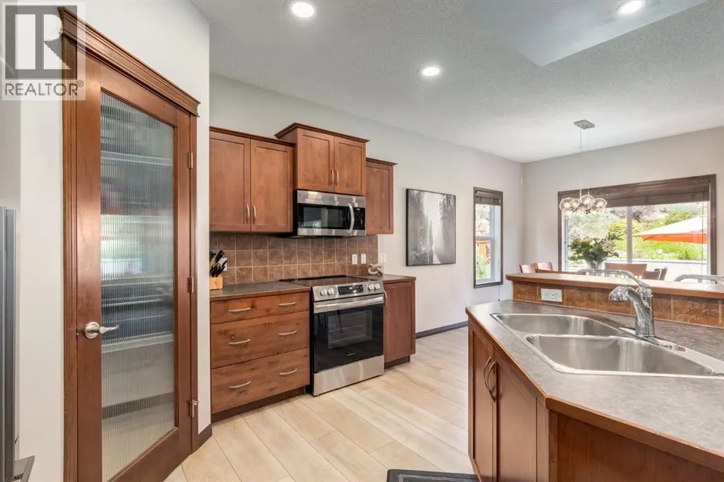 99 Aspen Stone Crescent SW