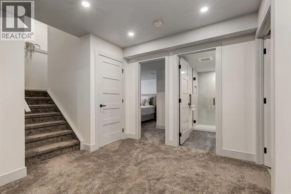 99 Aspen Stone Crescent SW