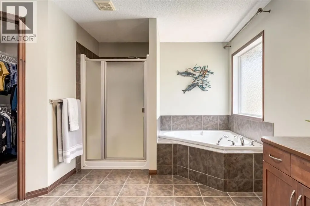 99 Aspen Stone Crescent SW
