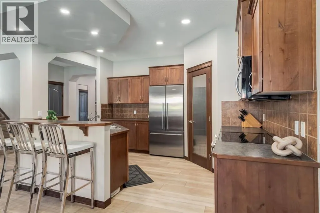 99 Aspen Stone Crescent SW