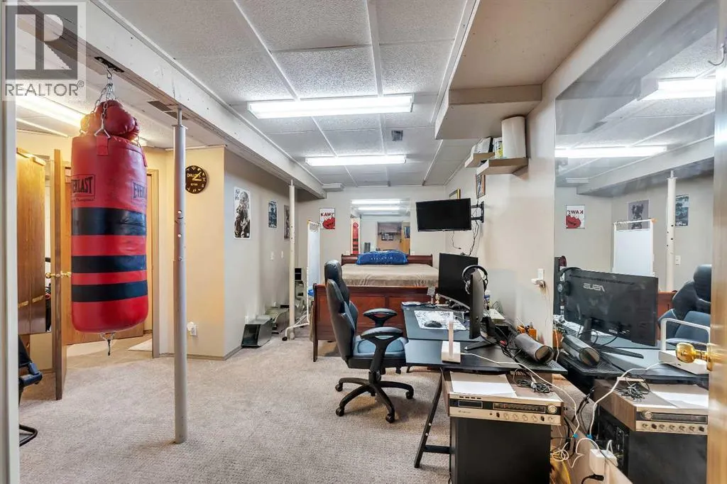 33 Edgevalley Way NW