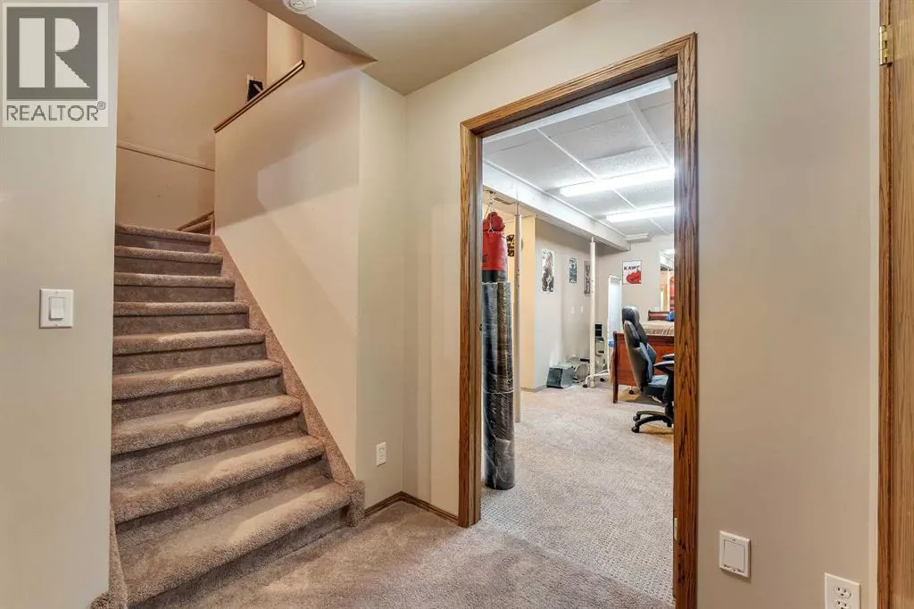 33 Edgevalley Way NW