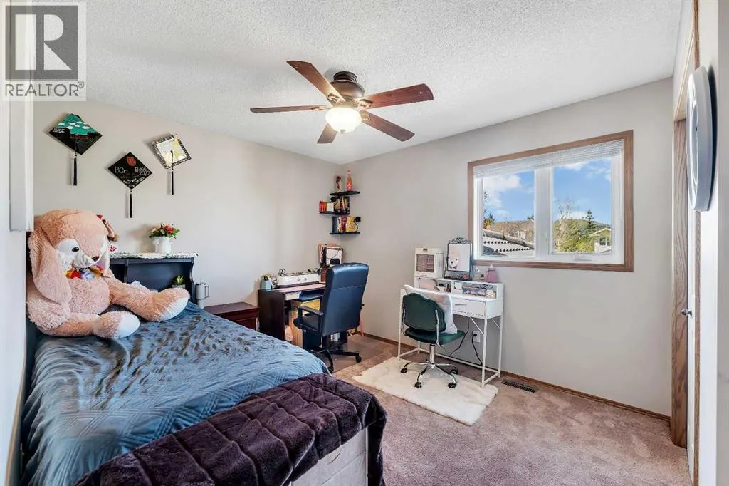 33 Edgevalley Way NW