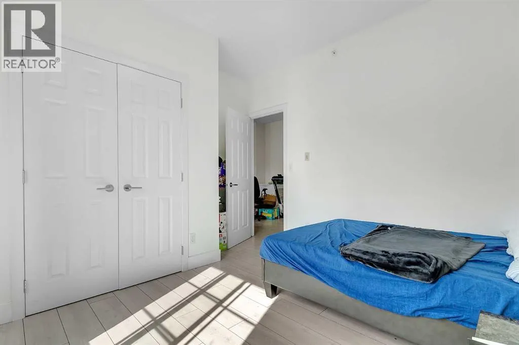 2418, 99 Copperstone Park