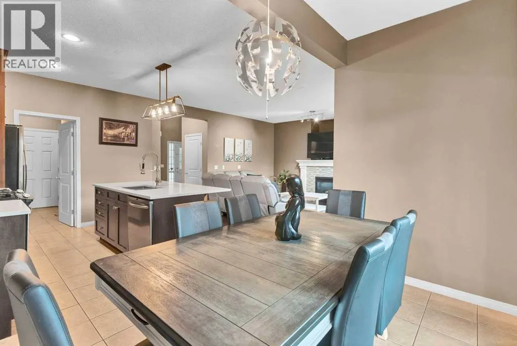 308 Prairie Springs Crescent SW