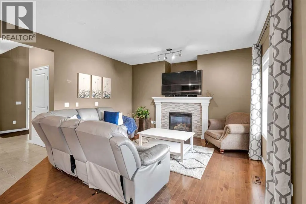 308 Prairie Springs Crescent SW