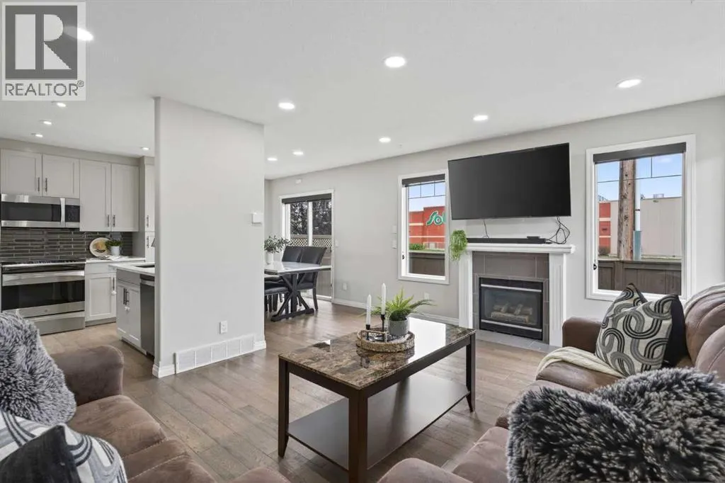 21, 102 Canoe Square SW