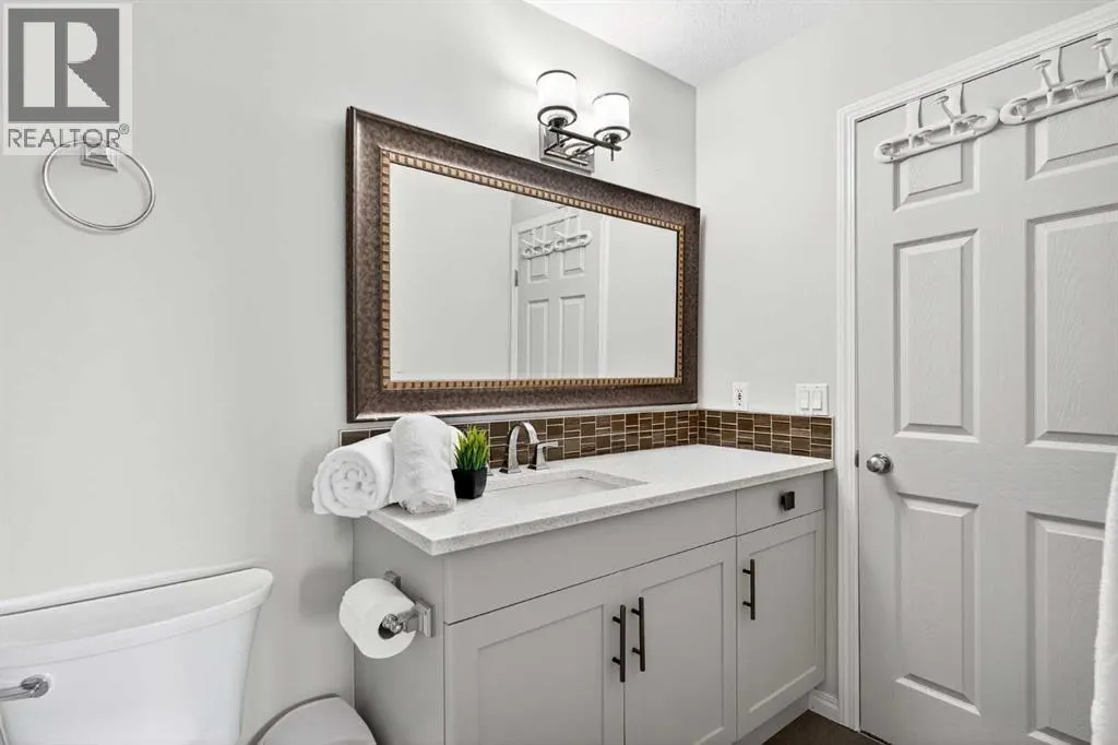 21, 102 Canoe Square SW