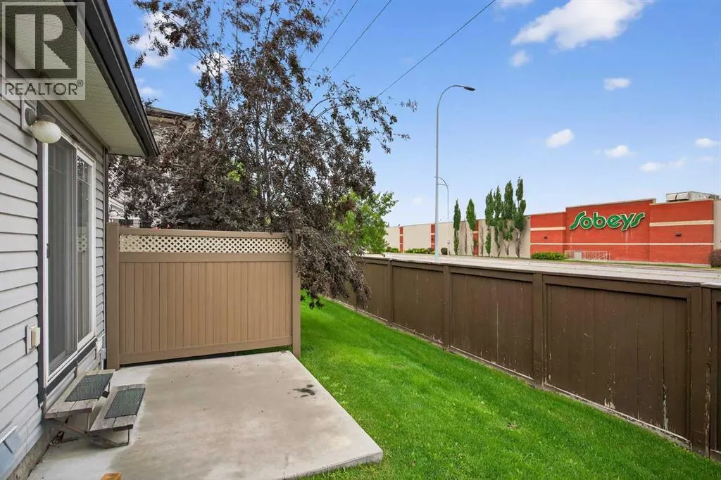 21, 102 Canoe Square SW