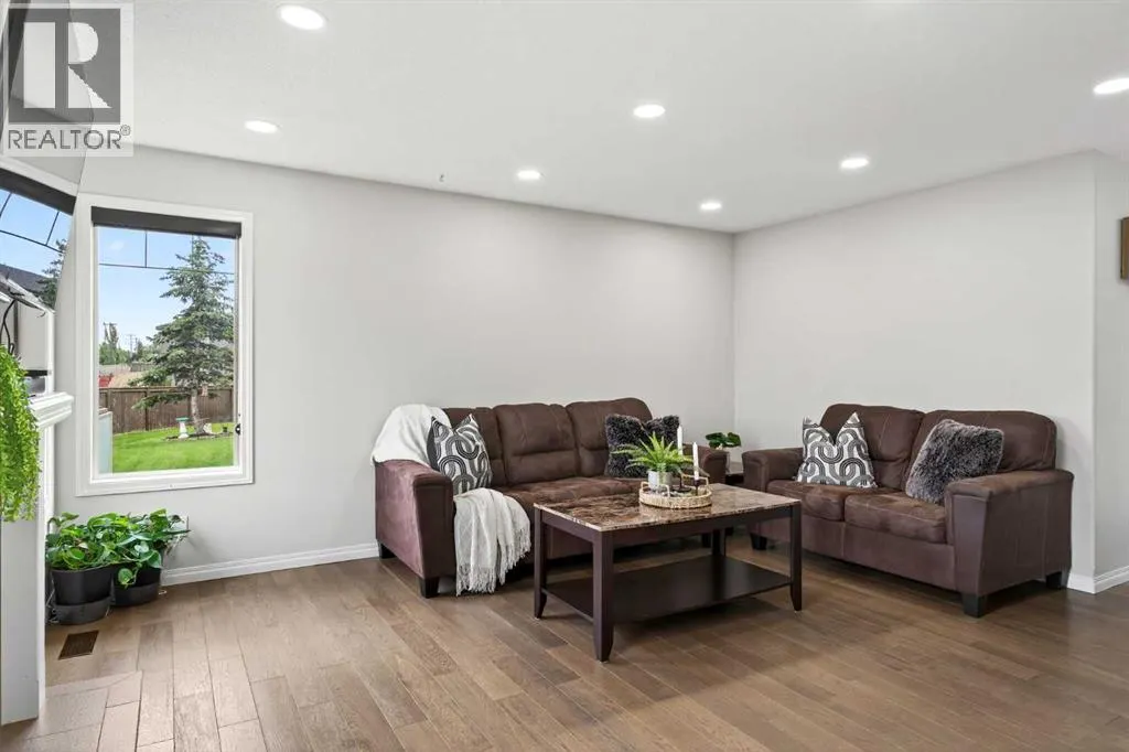 21, 102 Canoe Square SW
