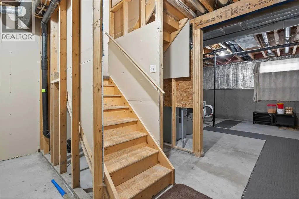 21, 102 Canoe Square SW
