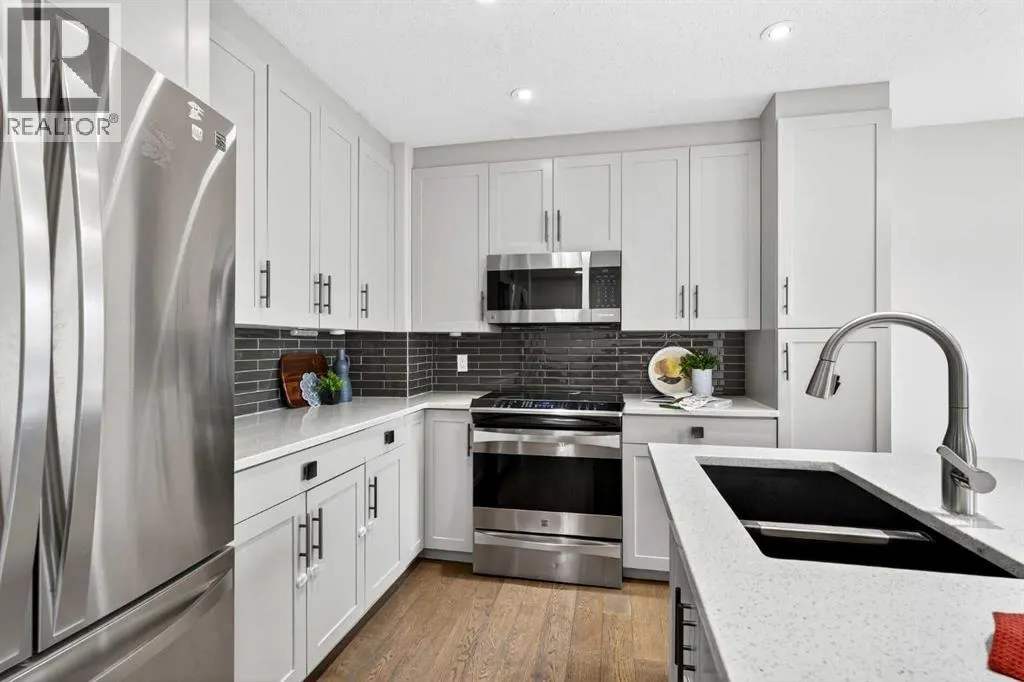 21, 102 Canoe Square SW