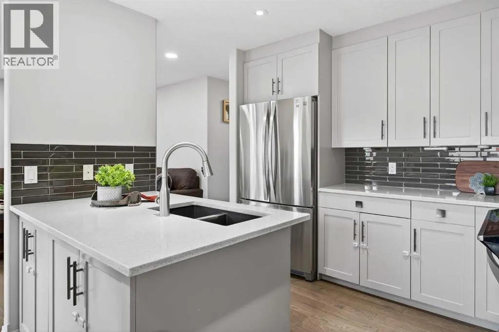 21, 102 Canoe Square SW