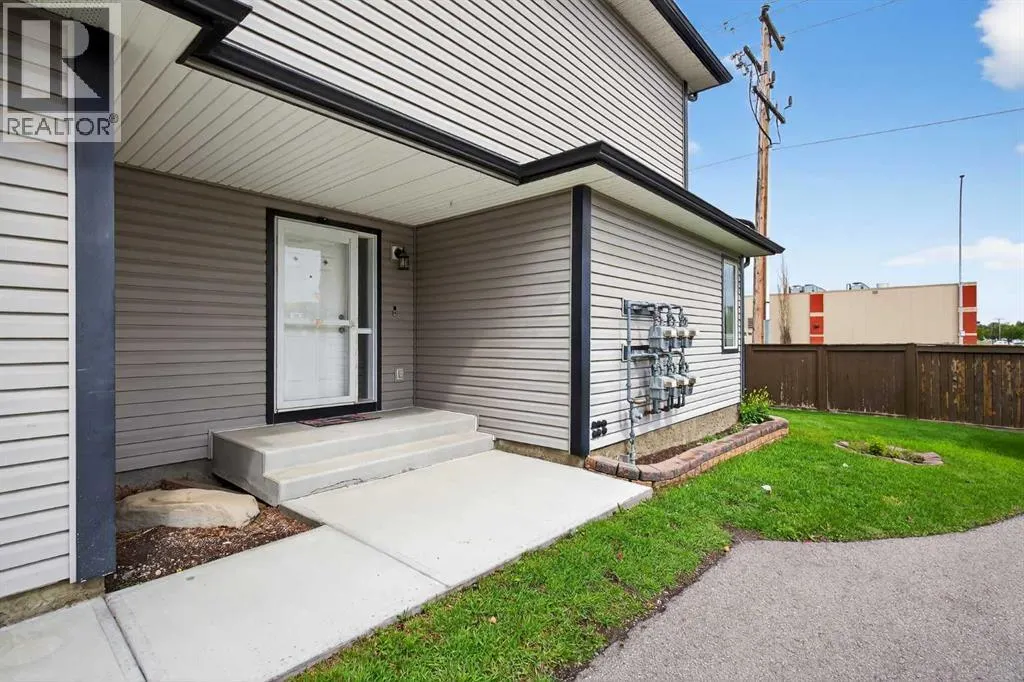 21, 102 Canoe Square SW