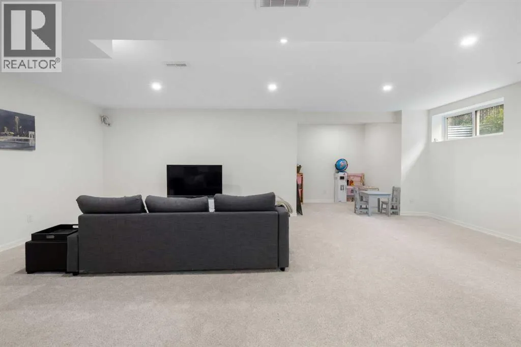 29 Sunset Close
