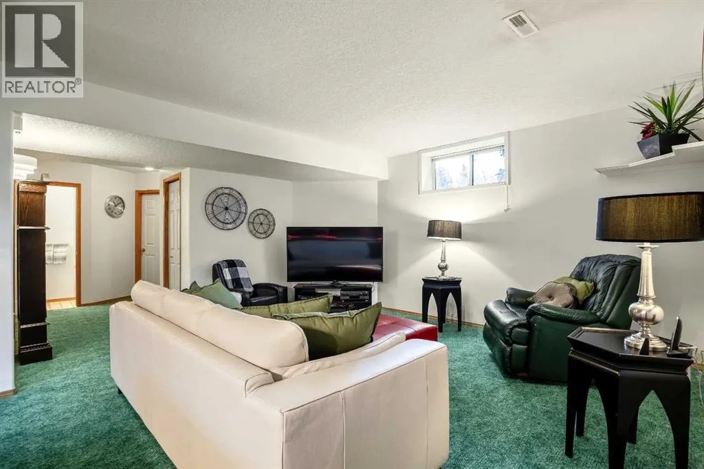 25 Country Hills Gate NW