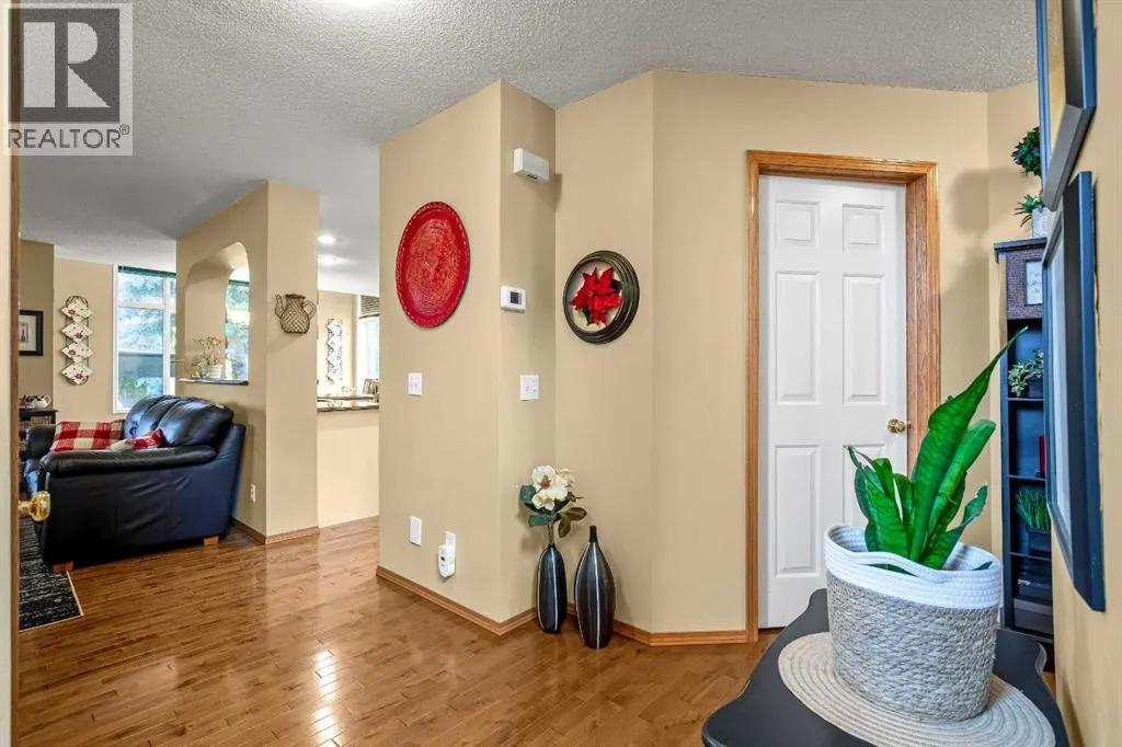 25 Country Hills Gate NW