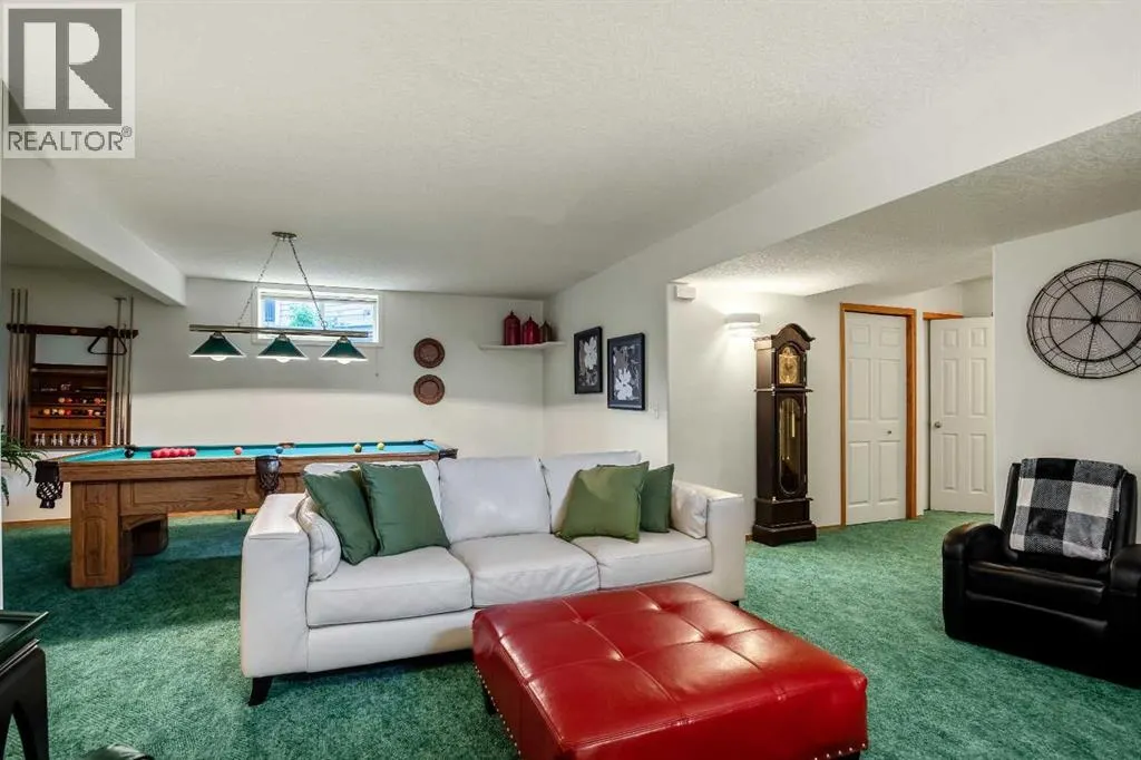 25 Country Hills Gate NW
