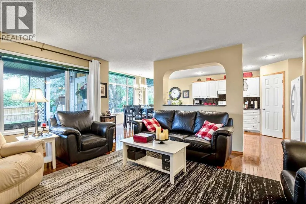 25 Country Hills Gate NW
