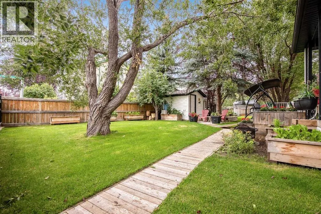 25 Country Hills Gate NW