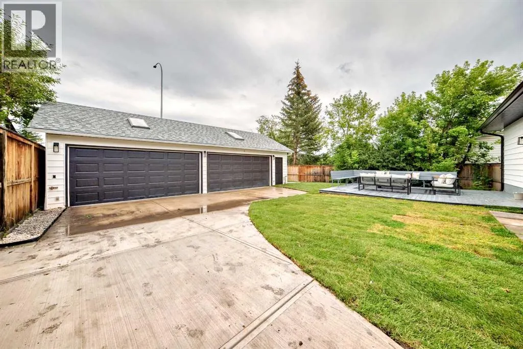 636 Cedarille Way SW