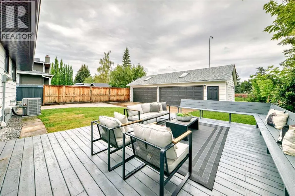 636 Cedarille Way SW