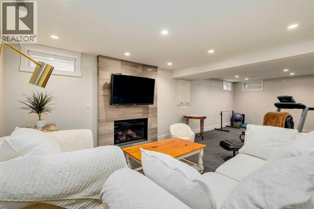 116 Bay View Drive SW